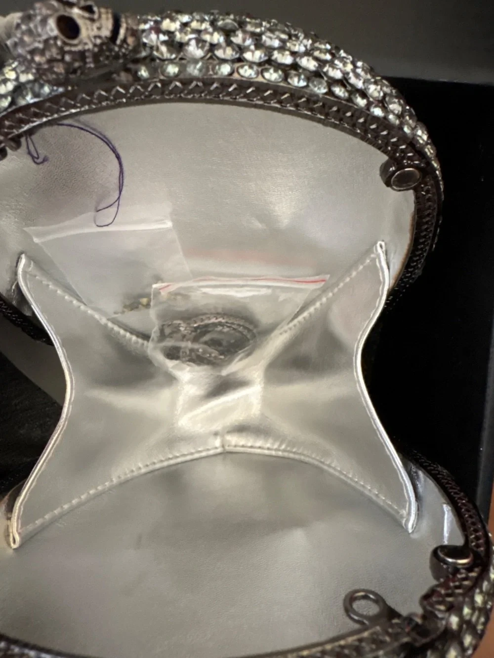 Skull Clutch Evening Bag Rhinestone - Picture 2 of 2